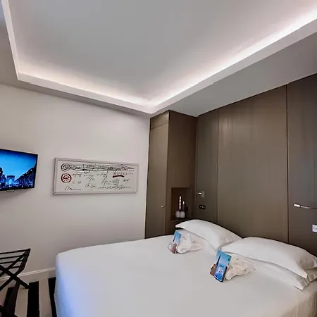 Le A - Champs-elysees 4* Paris