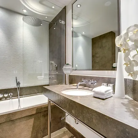 Le A Hotel