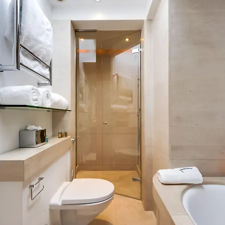 Le A Hotel